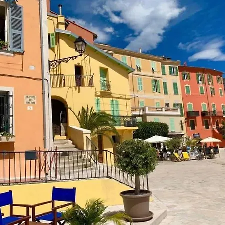 Les Glycines Apartment