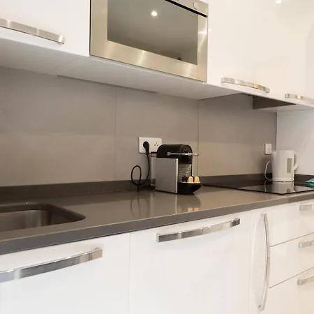 Les Glycines Apartment *