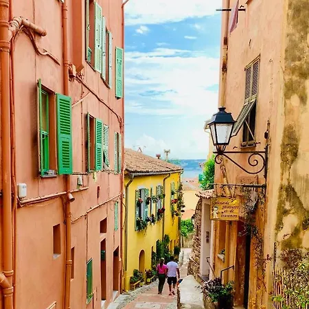 Les Glycines * Menton